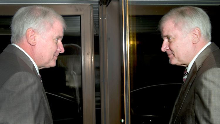 CSU-Chef Horst Seehofer erkennt Redebedarf - aber mit wem?