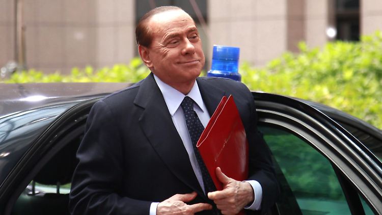 Silvio Berlusconis Buchhaltertricks: Woher bekommt die nächste Regierung das dringend benötigte Geld? "Dal babbo morto."
