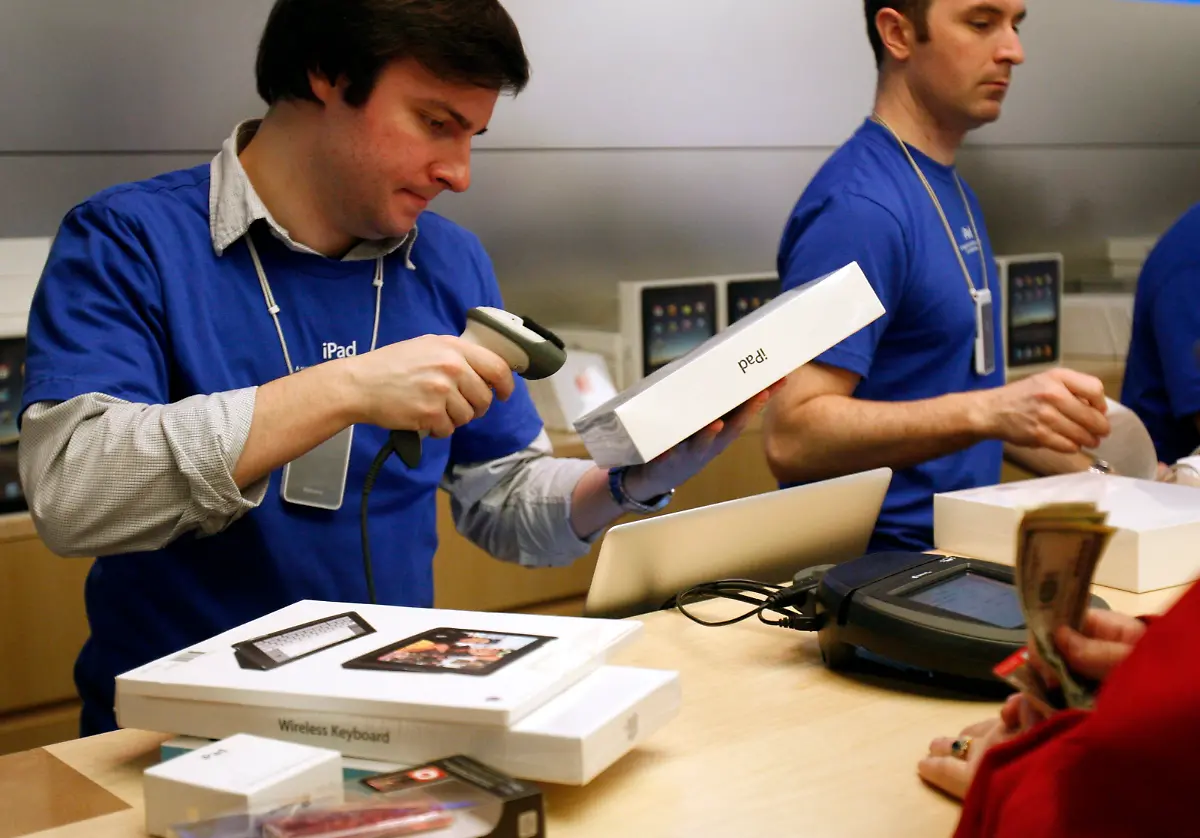 2010-04-03T153017Z-01-NYC114-RTRMDNP-3-IPAD-JPG1352896004864510477