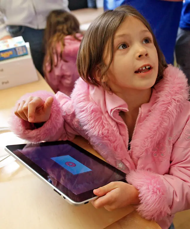 Apple-iPad-CABM102-jpg6012202198414687688