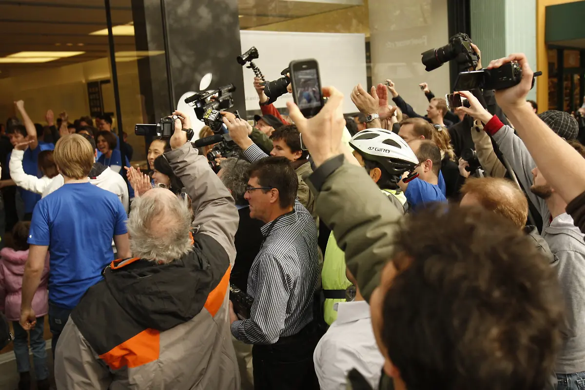 Apple-iPad-CABM103-jpg5851458363215769895