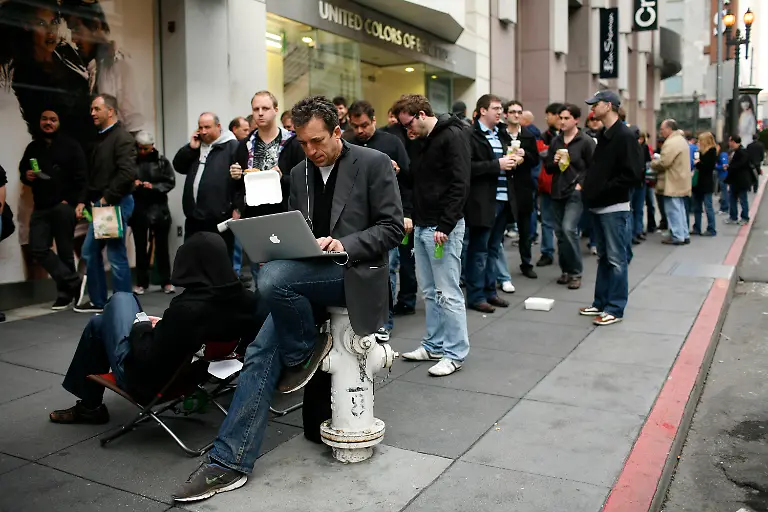 2010-04-03T180433Z-01-SFO09-RTRMDNP-3-IPAD-JPG150604642316125679