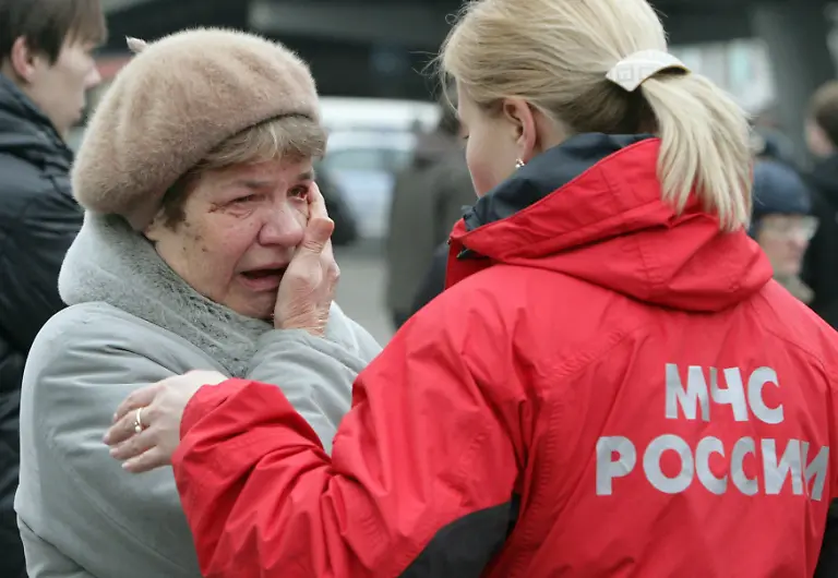 2010-03-29T085604Z-01-MOS31-RTRMDNP-3-RUSSIA-METRO-BLAST-JPG989362715621457035