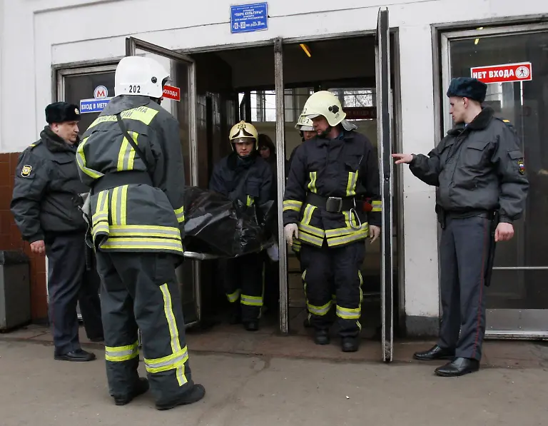2010-03-29T093803Z-01-MOS103-RTRMDNP-3-RUSSIA-METRO-BLAST-JPG242812556272351191