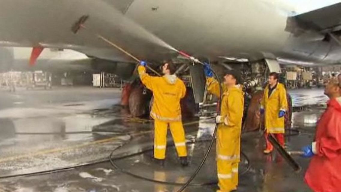 flugzeugwäsche.jpg