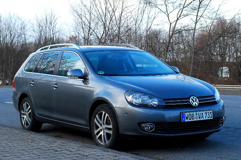 Vergleich-Golf-Megane-Kombi-22-02-2010-17-09-22