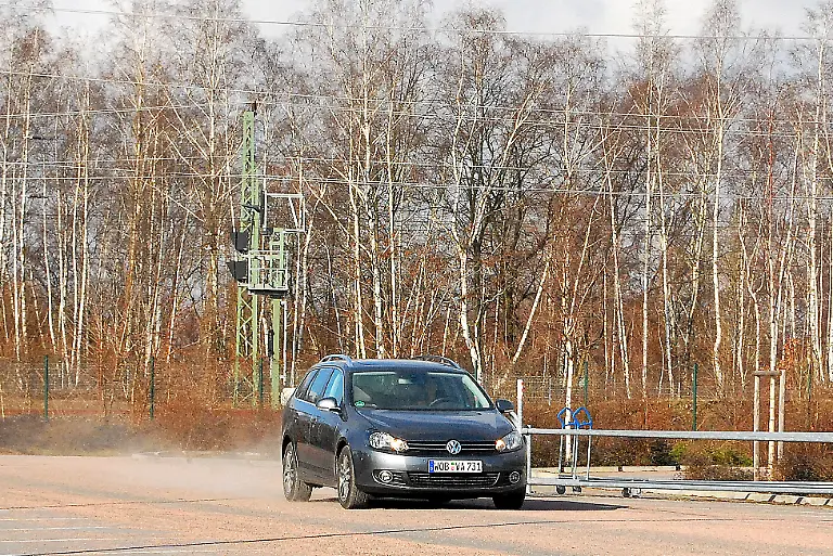 Vergleich-Golf-Megane-Kombi-04-03-2010-11-03-58