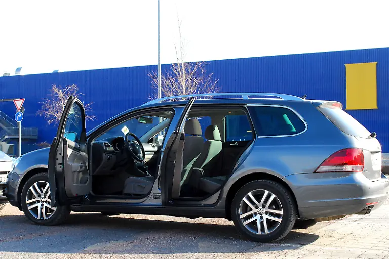 Vergleich-Golf-Megane-Kombi-04-03-2010-10-55-21