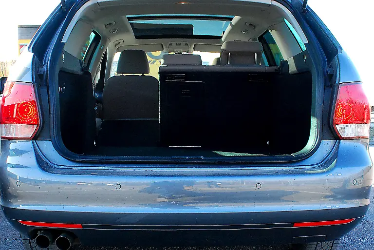 Vergleich-Golf-Megane-Kombi-04-03-2010-10-41-47