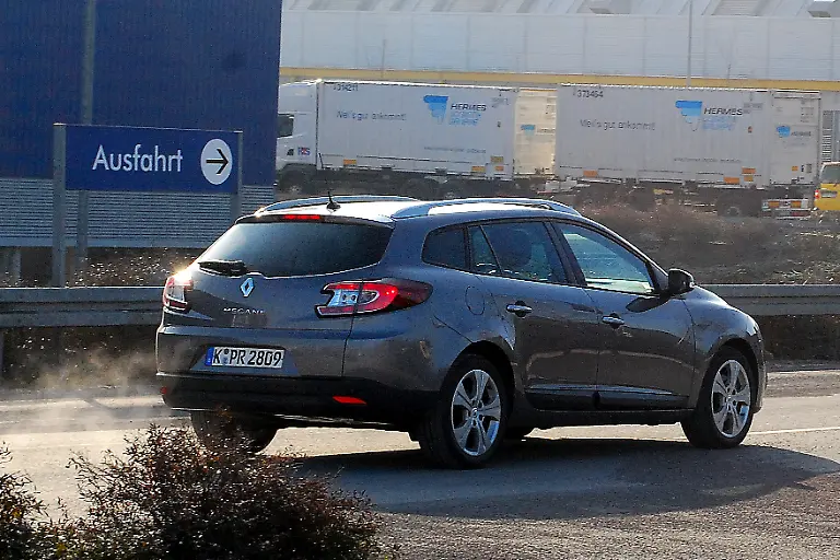 Vergleich-Golf-Megane-Kombi-04-03-2010-10-31-39