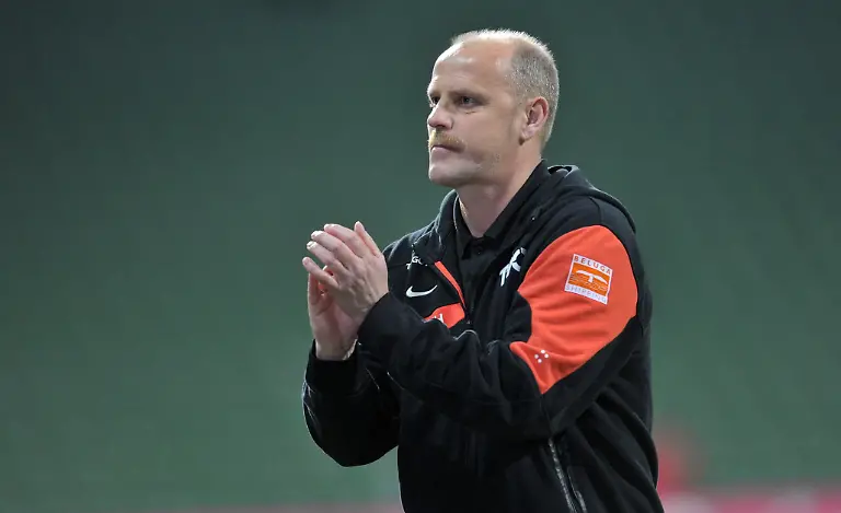 2q0m5752-jpg8225279466943386460