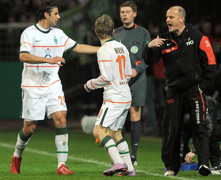 2q0l3452-jpg6057479943308915959