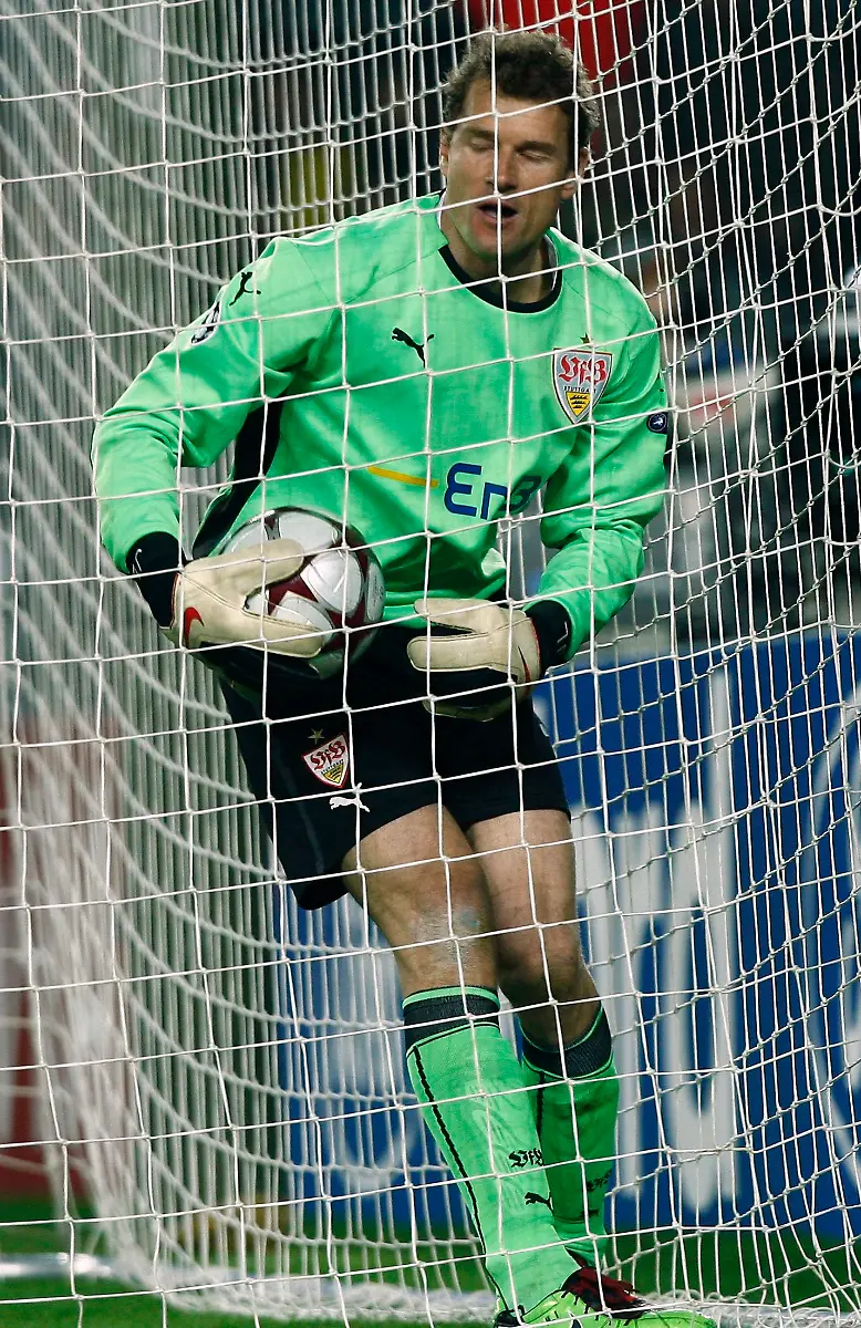 2010-03-17T215225Z-01-MDP21-RTRMDNP-3-SOCCER-CHAMPIONS-JPG4881597523527882968