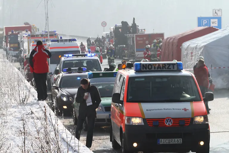 DEU-Verkehr-Unfall-BFRA101-jpg5148374526114326834