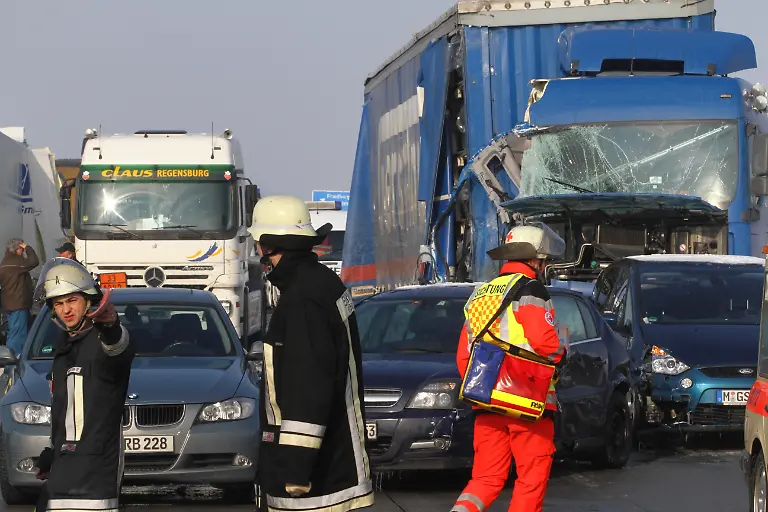 DEU-Verkehr-Unfall-BFRA102-jpg1132918956793953501