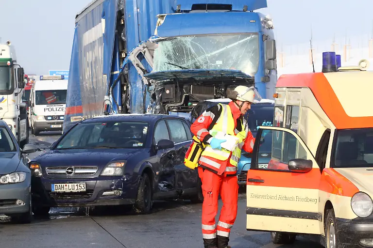 DEU-Verkehr-Unfall-BFRA108-jpg7367237607127132904