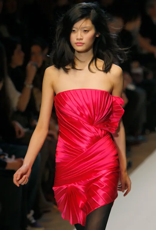 FRANCE-FASHION-ENA107-jpg9157521517814665815