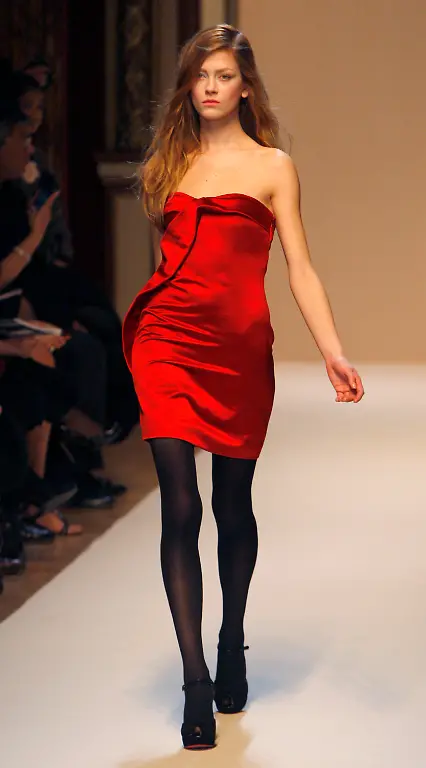 FRANCE-FASHION-ENA102-jpg383735914502707654