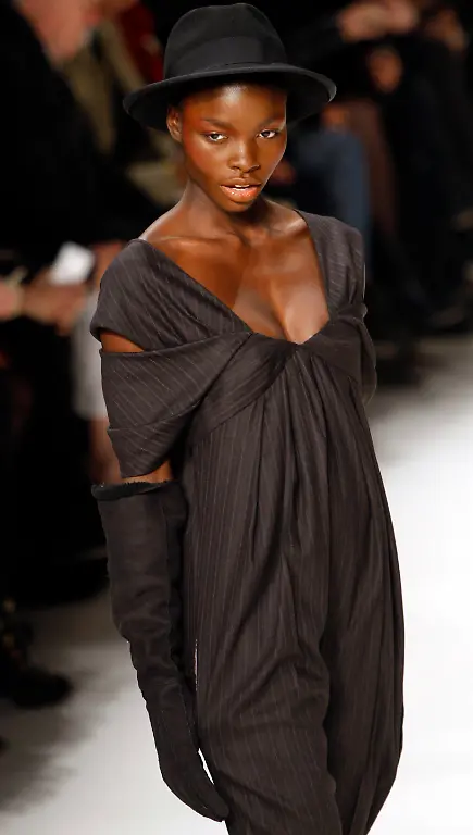 FRANCE-FASHION-XCE106-jpg2484301559791278438