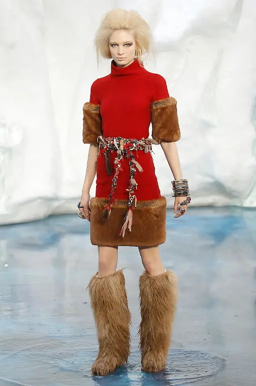 2010-03-09T121009Z-01-BTE124-RTRMDNP-3-FRANCE-FASHION-JPG5148290071815393678