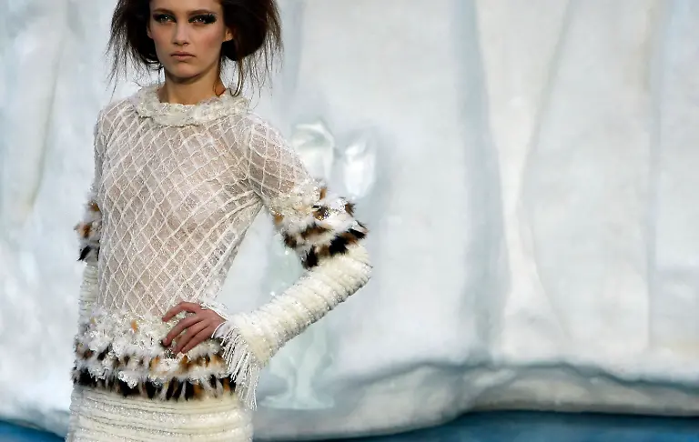 France-Fashion-XFM109-jpg1266859872936228343
