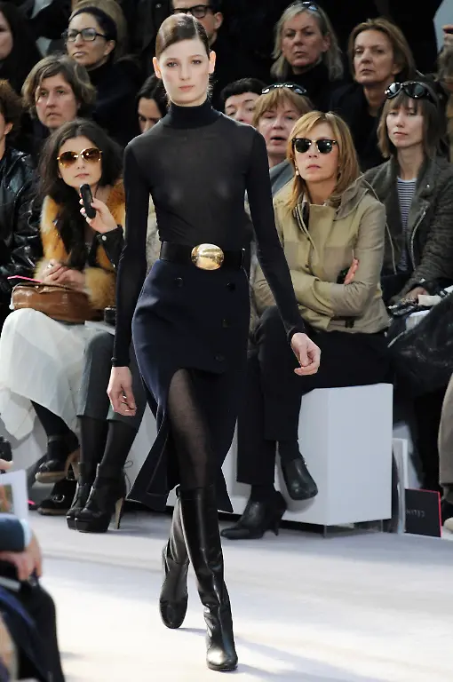 2010-03-07T162025Z-01-GFM106-RTRMDNP-3-FRANCE-FASHION-JPG4882780565585637235