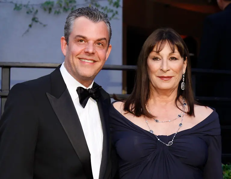 2010-03-08T043752Z-01-OSC664-RTRMDNP-3-OSCARS-JPG4960268128431084138