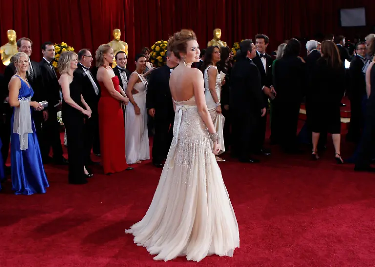 2010-03-08T033406Z-01-OSC381-RTRMDNP-3-OSCARS-JPG2013102776224077531
