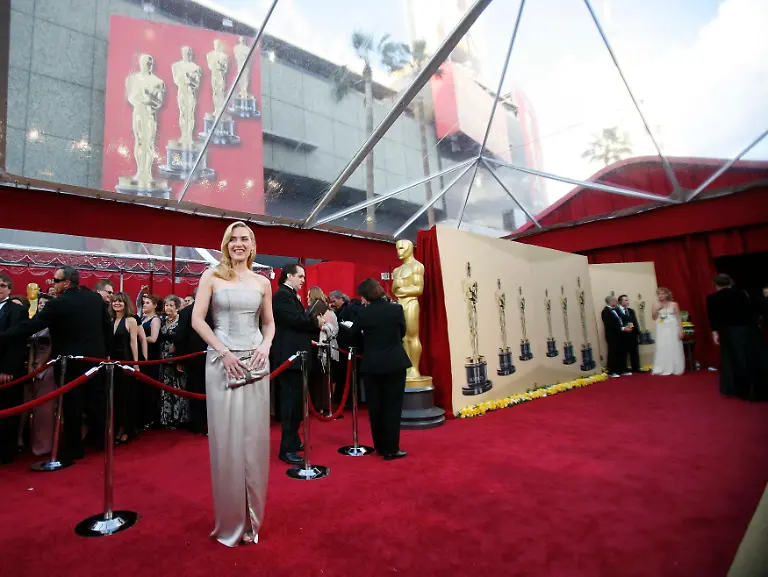 2010-03-08T034306Z-01-OSC1122-RTRMDNP-3-OSCARS-JPG3729536838859036179