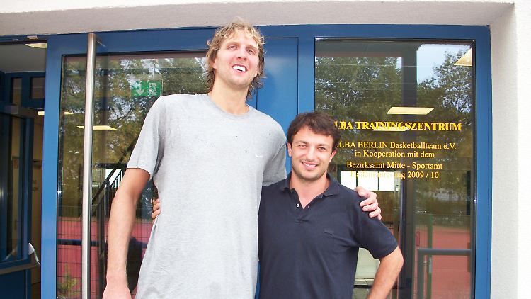 Die Trainingsanlagen von Alba Berlin hat Dirk Nowitzki schon gelobt. Fällt die NBA-Saison aus, könnte er auch für den Hauptstadtklub auflaufen. Sein Kumpel Mithat Demiral, der zufällig auch Alba-Manager ist, hätte sicher nichts dagegen.