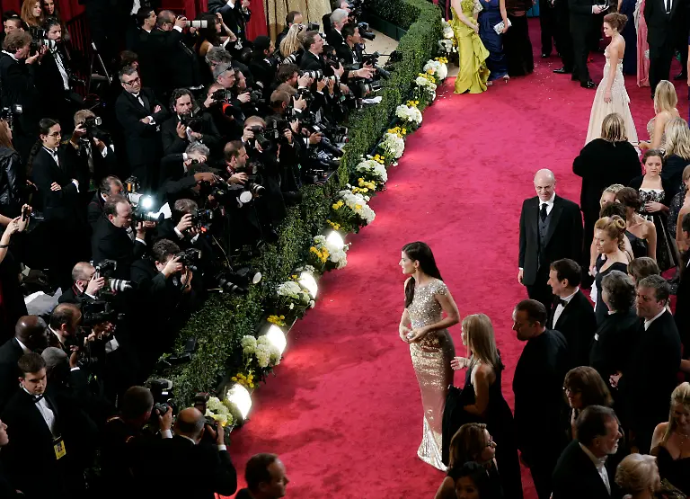 2010-03-08T050045Z-01-OSC73-RTRMDNP-3-OSCARS-JPG1734358278955202654