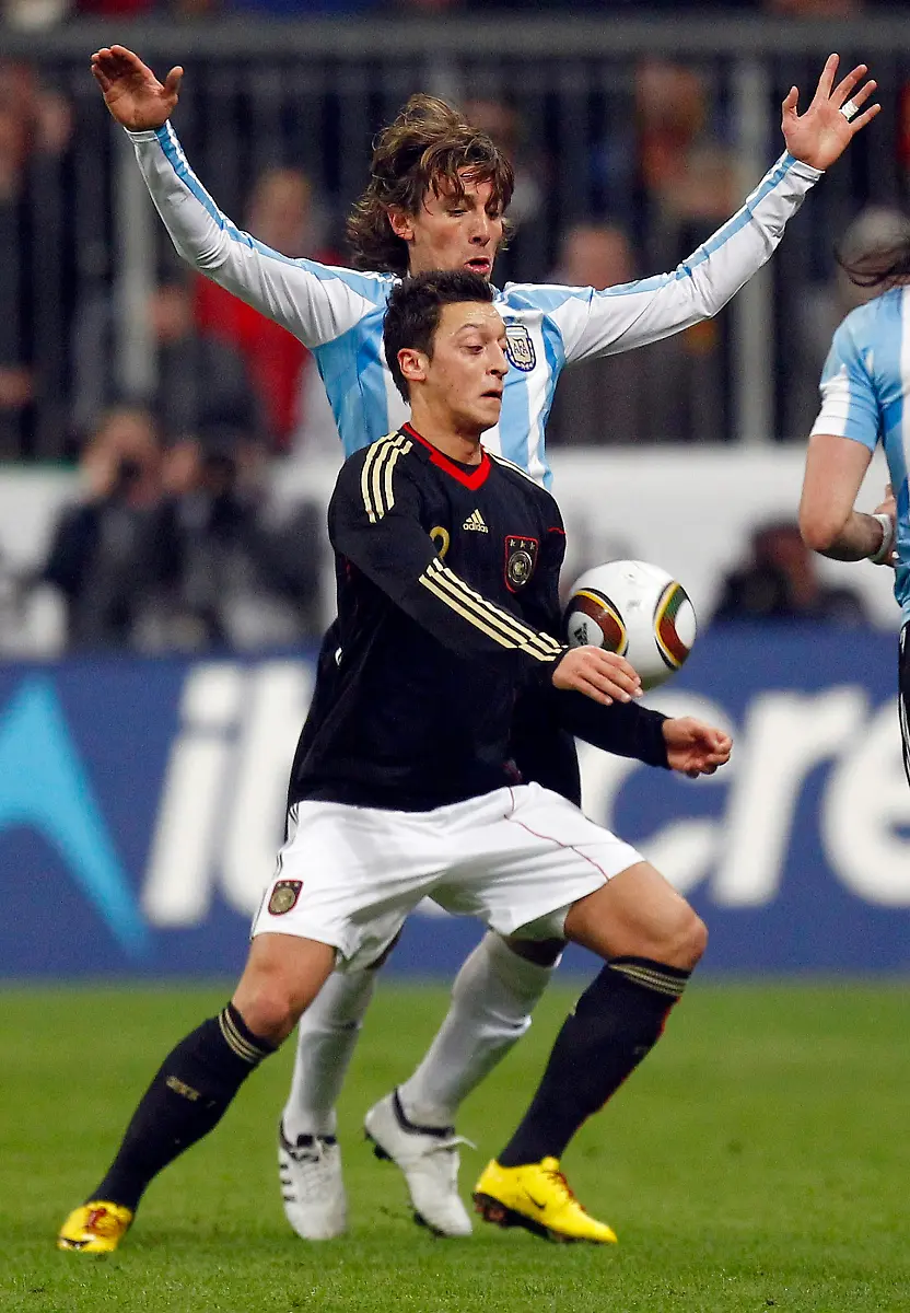 2010-03-03T202225Z-01-BOH02-RTRMDNP-3-SOCCER-GERMANY-JPG5662778584054376528