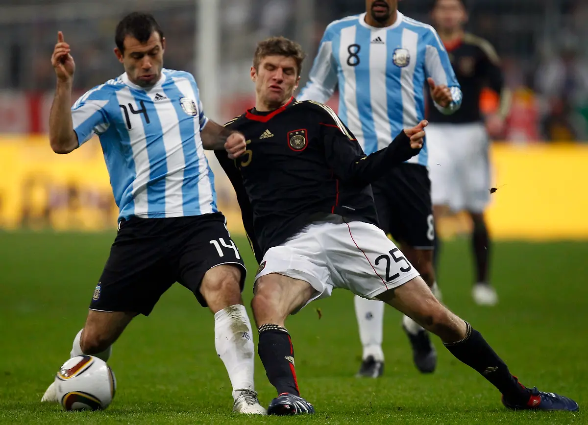 2010-03-03T211347Z-01-BOH11-RTRMDNP-3-SOCCER-FRIENDLY-JPG2010918574835867136