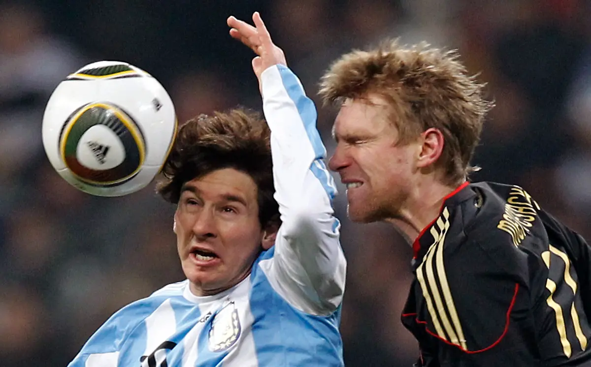 2010-03-03T215943Z-01-EIS28-RTRMDNP-3-SOCCER-GERMANY-JPG7651050928361256897