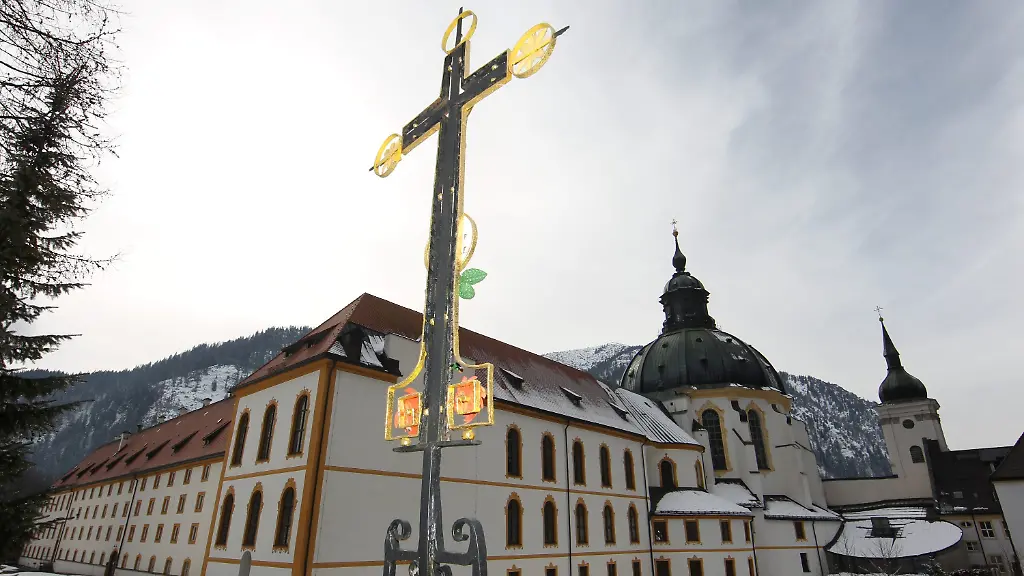 2pn34657-jpg7373516003158352105