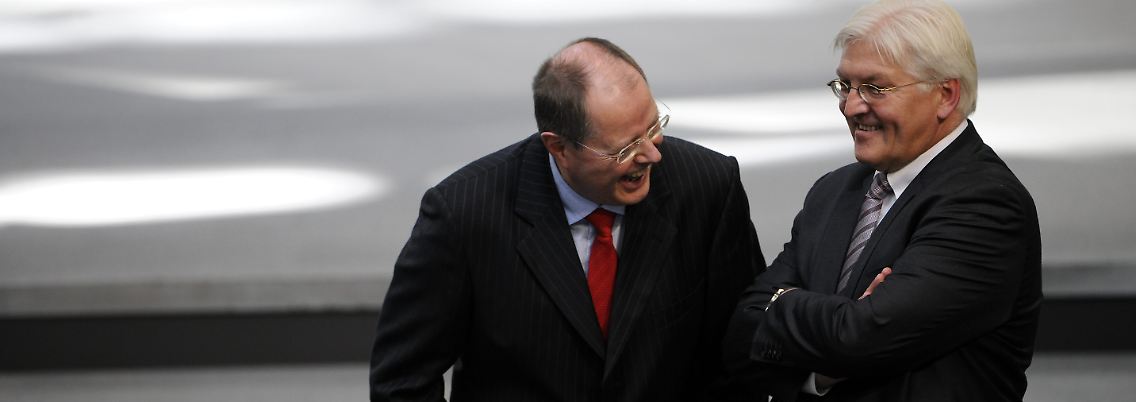 Gute Stimmung: Steinbrück und Steinmeier sind im Vergleich mit Merkel beliebter.