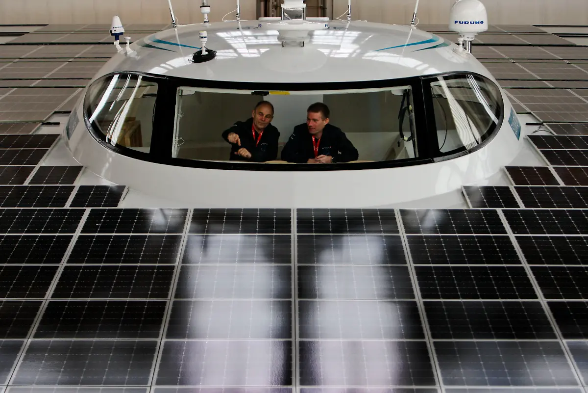 BC-EU-Germany-Solar-Boat-HPR104-jpg9015775103711809279