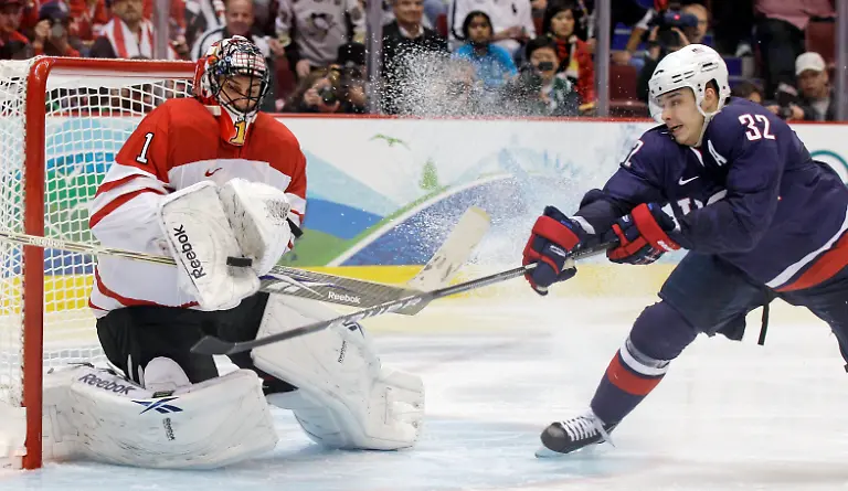 APTOPIX-Vancouver-Olympics-Ice-Hockey-OLYMH151-jpg5286878152568041639