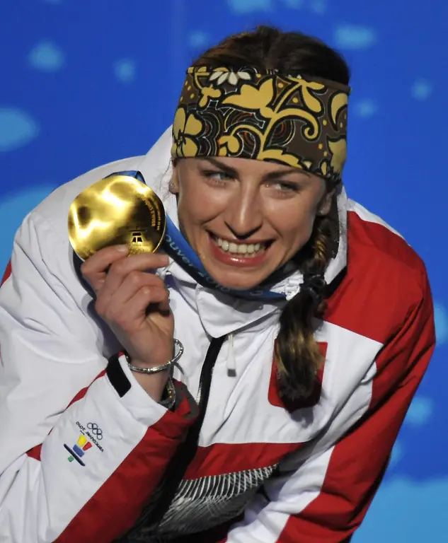 2piu1759-jpg5135339112669798043