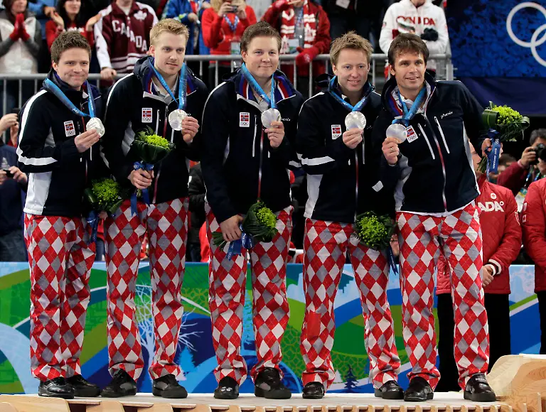 Vancouver-Olympics-Curling-OLYMG169-jpg4887738758975530837