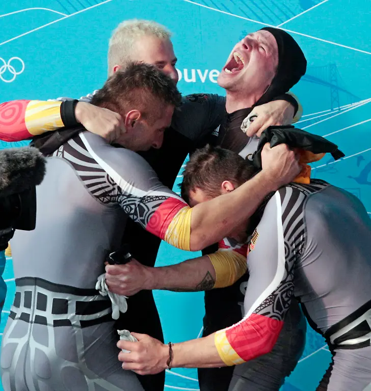 APTOPIX-Vancouver-Olympics-Bobsled-OLYBO163-jpg8757395543601552734