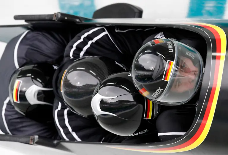 Vancouver-Olympics-Bobsled-OLYBO114-jpg1219474848406672913