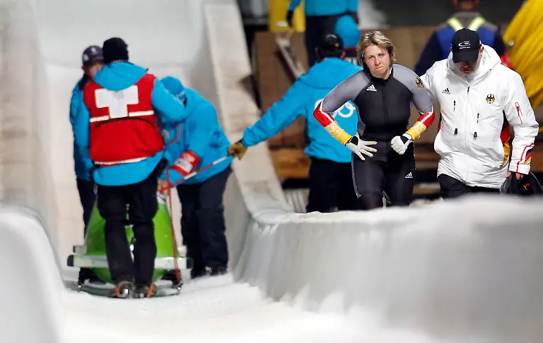Vancouver-Olympics-Bobsled-OLYBO202-jpg5289496812461918801