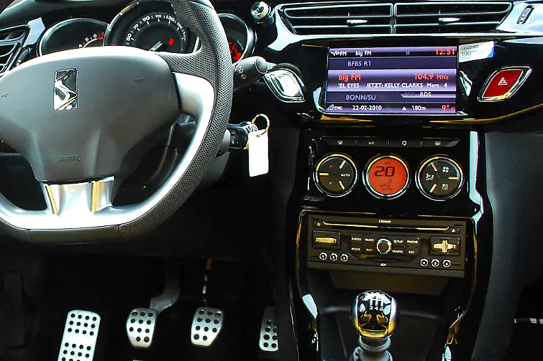 Citroen-DS3-22-02-2010-14-01-22