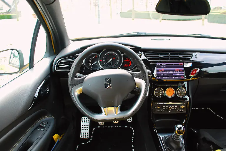 Citroen-DS3-22-02-2010-14-00-59