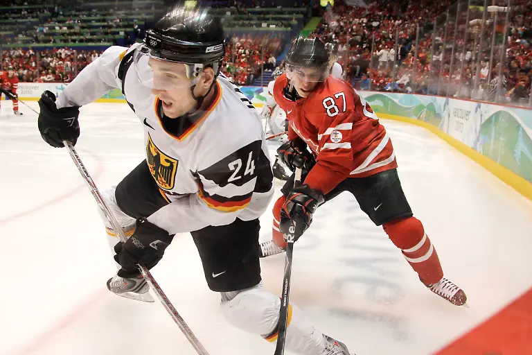 Vancouver-Olympics-Ice-Hockey-OLYMH174-jpg3569093170382408604