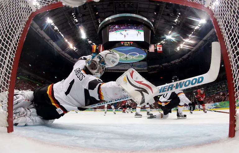 Vancouver-Olympics-Ice-Hockey-OLYMH187-jpg3991799968176950406