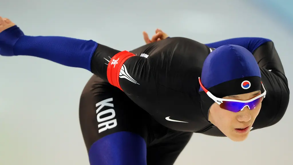 OLY226-OLYMPICS-SPEEDSKATING-0221-11-JPG2713900097701241878