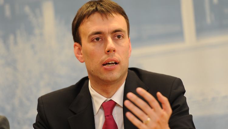 Nils Schmid ist gar nicht angetan von dem Schlichtungsergebnis.