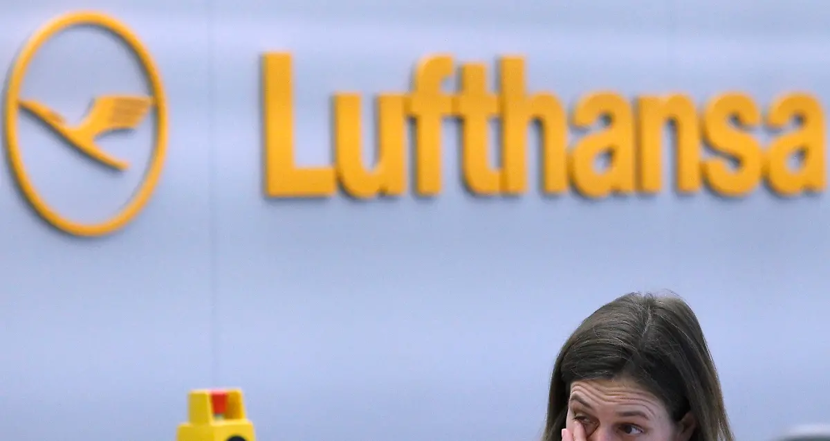 TOB08-LUFTHANSA-0223-11-JPG988457473983504148